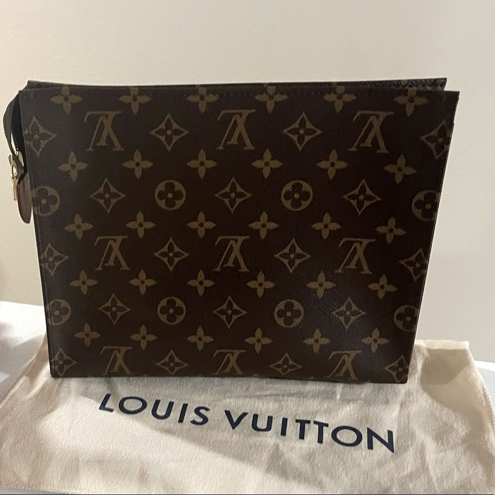 Louis Vuitton Toiletry pouch 26 - never used!